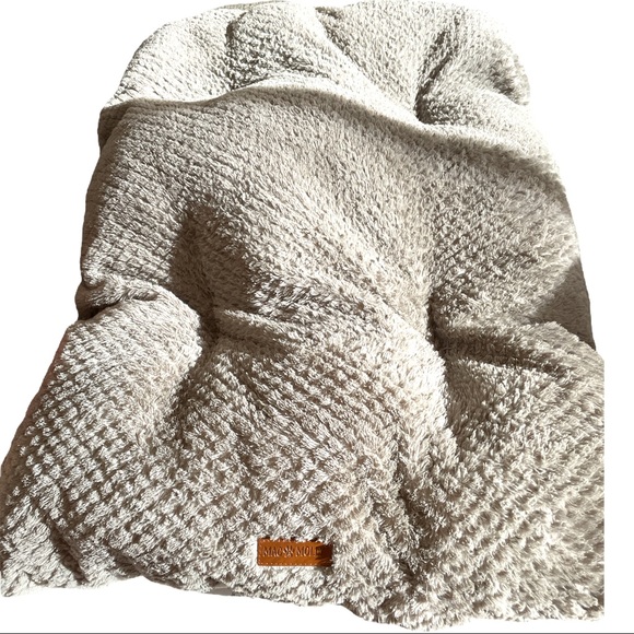 NWOT TUFTED CHENILLE/ MICROSUEDE MAC&MOLLY DOG BED LARGE GRAY
